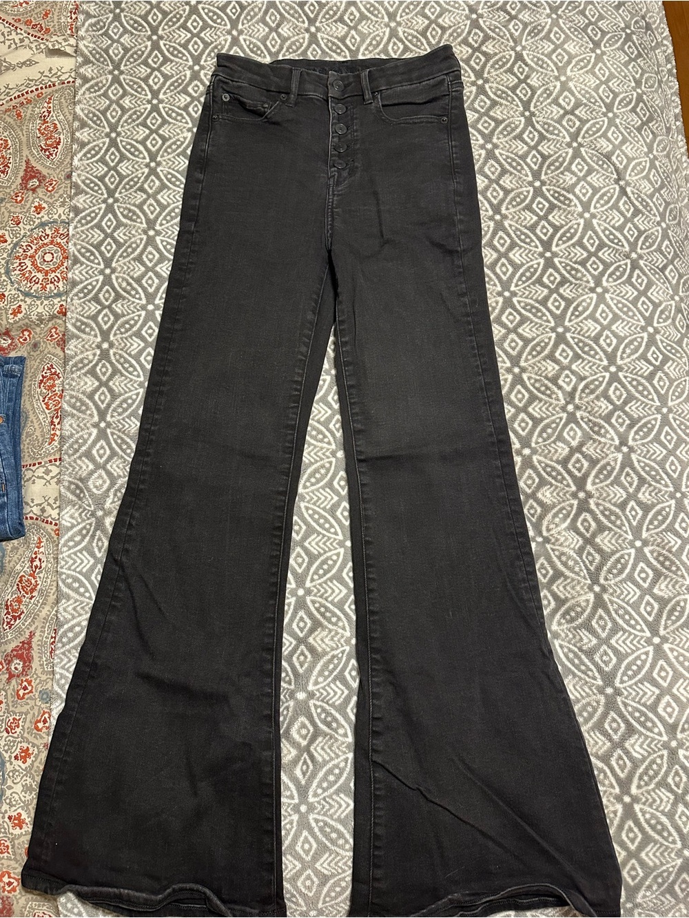 American Eagle Outfitters Black High-Rise Flare Jeans - Next Level Stretch